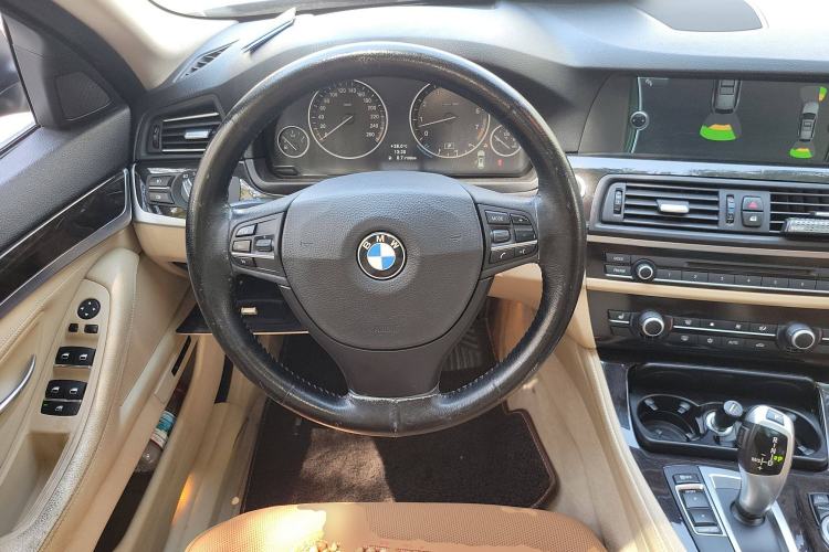 Used BMW 5 Series 2012 530i Sport Touring Steering Wheel