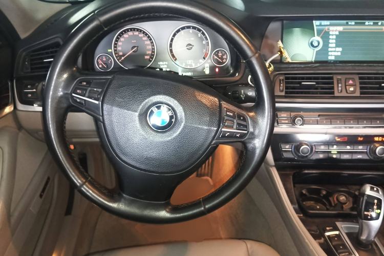 Used BMW 5 Series 2012 530i Sport Touring Steering Wheel