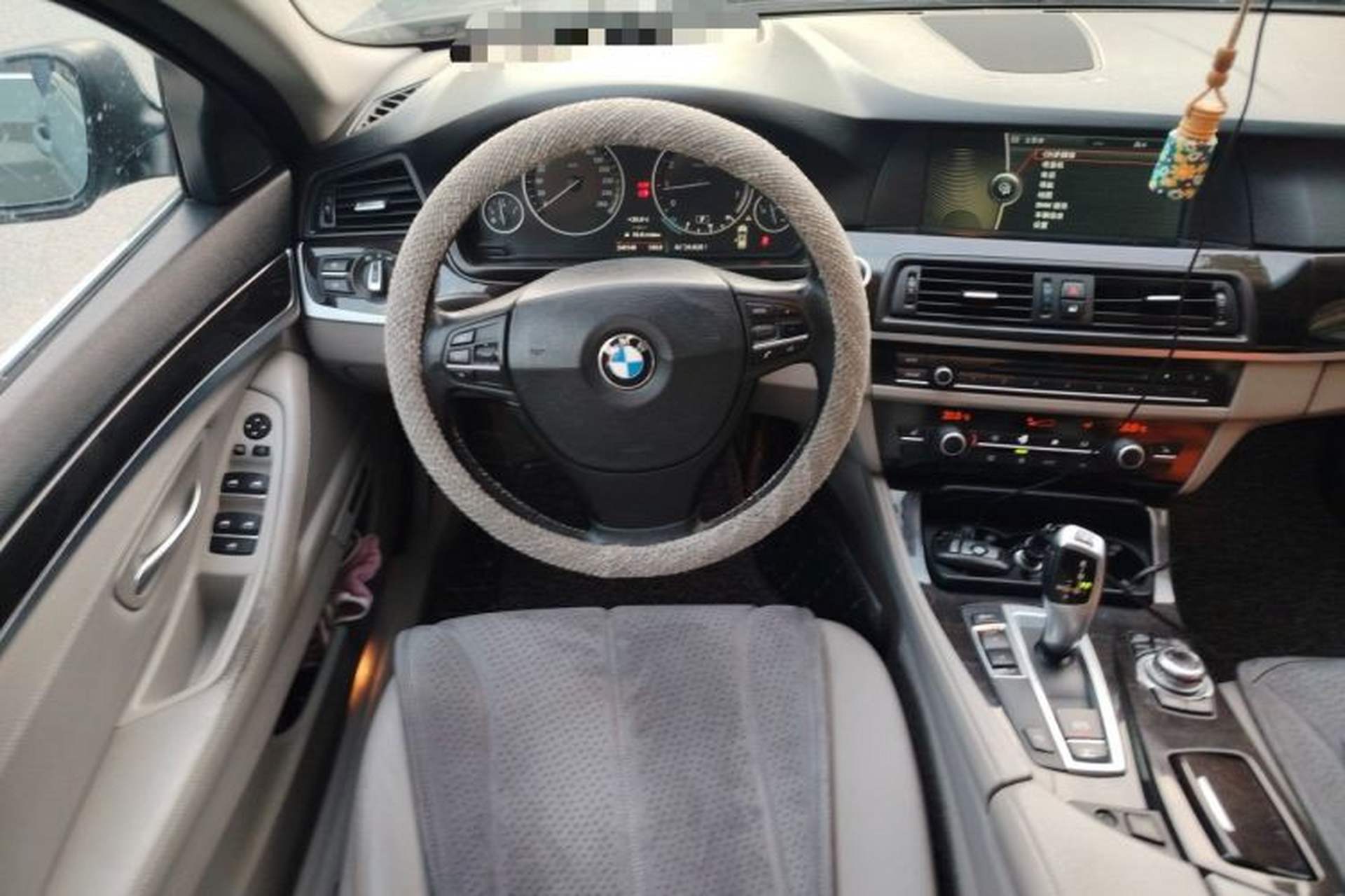 Used BMW 5 Series 2012 530i Sport Touring Steering Wheel