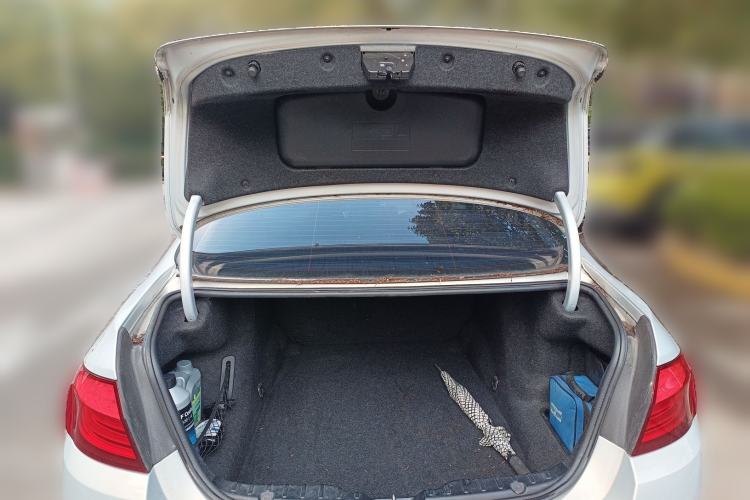 Used BMW 5 Series 2012 530Li Leading Model Trunk