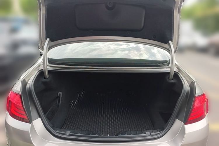 Used BMW 5 Series 2012 523Li Leading Model Trunk