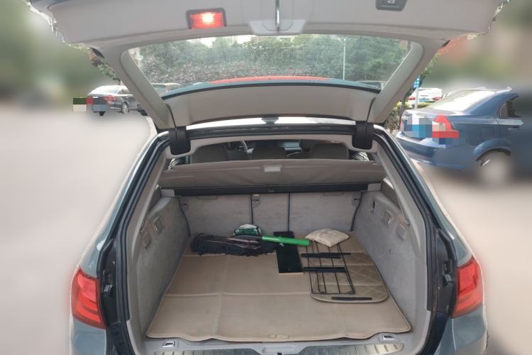 Used BMW 5 Series 2012 530i Sport Touring Trunk
