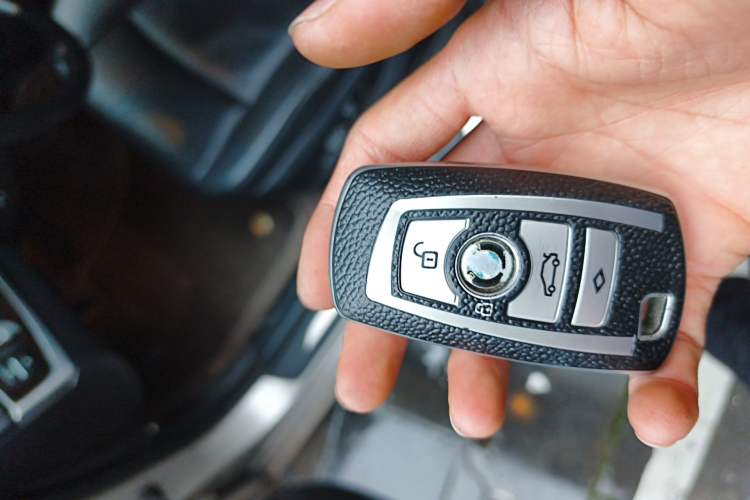 Used BMW 5 Series 2012 523Li Luxury Model Vehicle Key