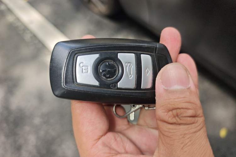 Used BMW 5 Series 2012 523Li Leading Model Vehicle Key