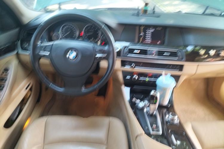 Used BMW 5 Series 2012 523Li Leading Model Center Console
