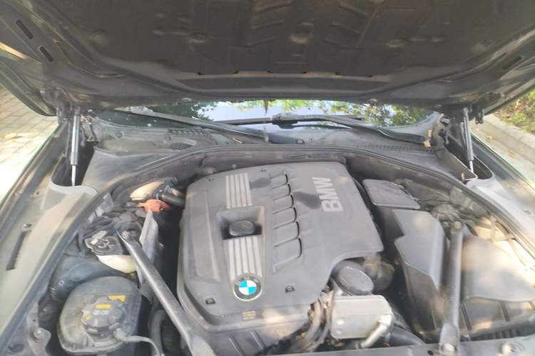 Used BMW 5 Series 2012 523Li Leading Model Engine Bay