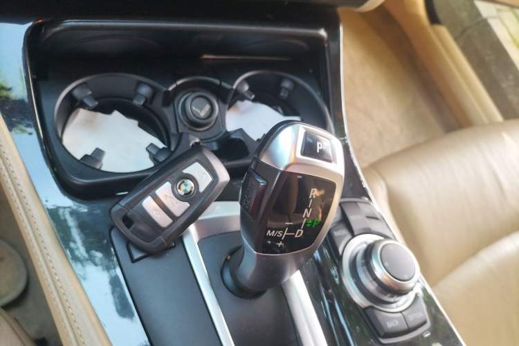 Used BMW 5 Series 2012 523Li Leading Model Gear Lever