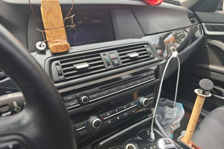 Used BMW 5 Series 2012 520Li Elegant Edition Audio And AC Panel