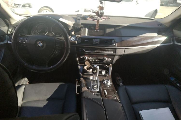 Used BMW 5 Series 2012 523Li Leading Model Center Console
