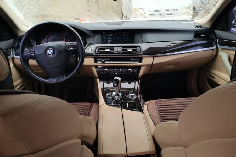 Used BMW 5 Series 2012 530Li Leading Model Center Console