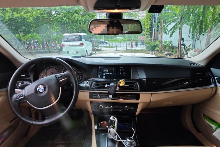 Used BMW 5 Series 2012 523Li Leading Model Center Console