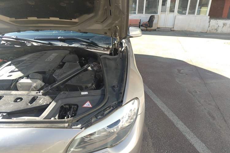 Used BMW 5 Series 2012 523Li Leading Model Engine Bay Left