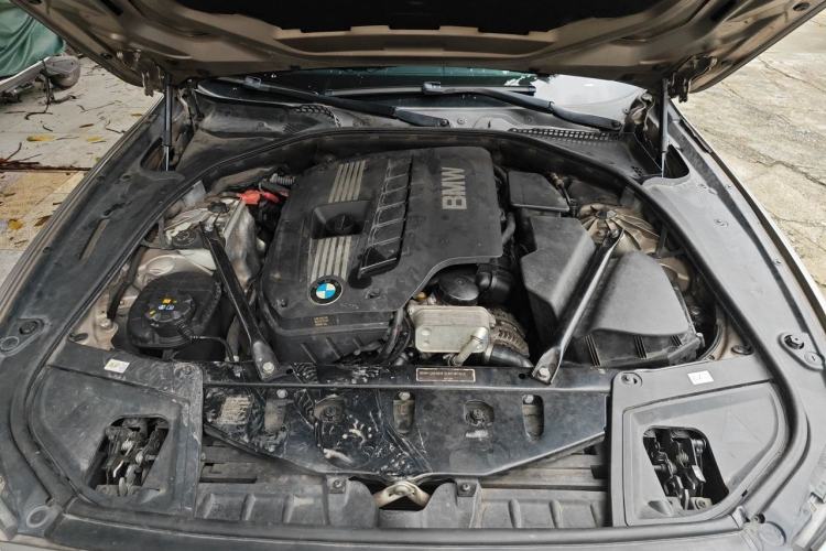 Used BMW 5 Series 2012 523Li Leading Model Engine Bay