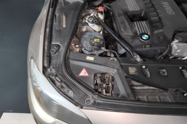 Used BMW 5 Series 2012 523Li Luxury Model Engine Bay Right