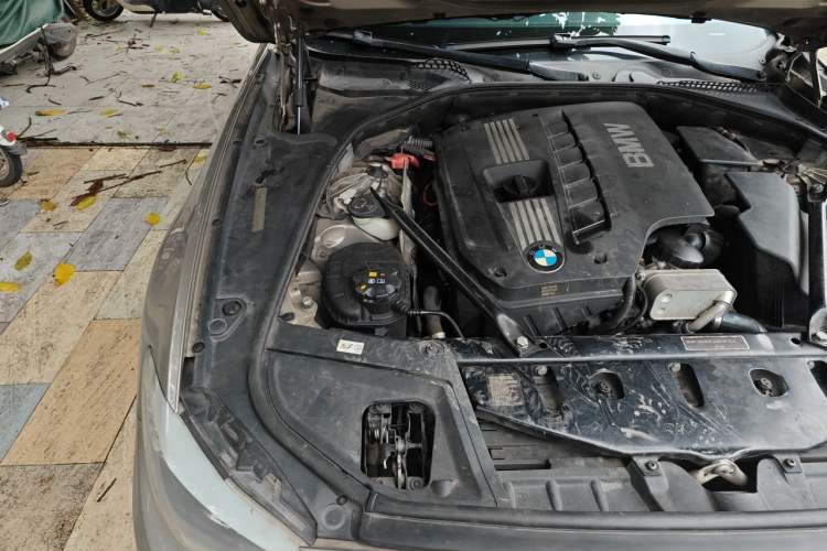Used BMW 5 Series 2012 523Li Leading Model Engine Bay Right