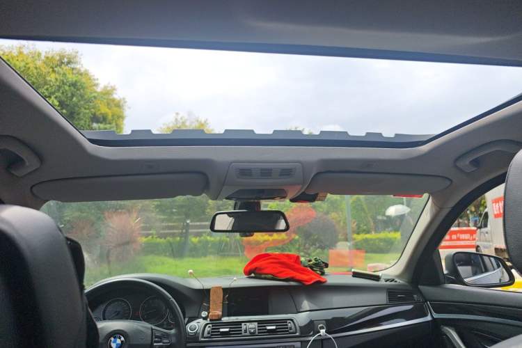Used BMW 5 Series 2012 520Li Elegant Edition Headliner