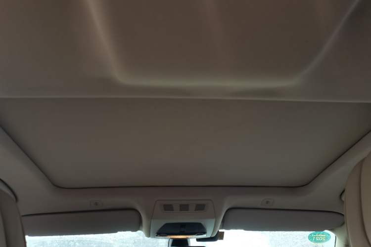 Used BMW 5 Series 2012 530Li Leading Model Headliner