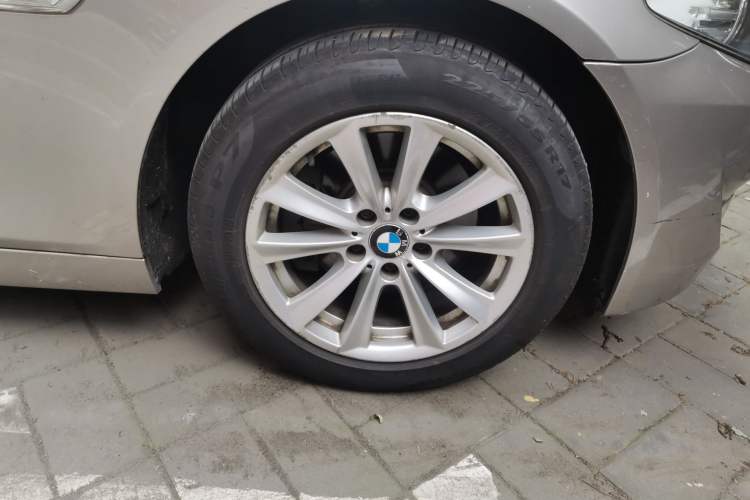 Used BMW 5 Series 2012 523Li Luxury Model Right Front Wheel Hub