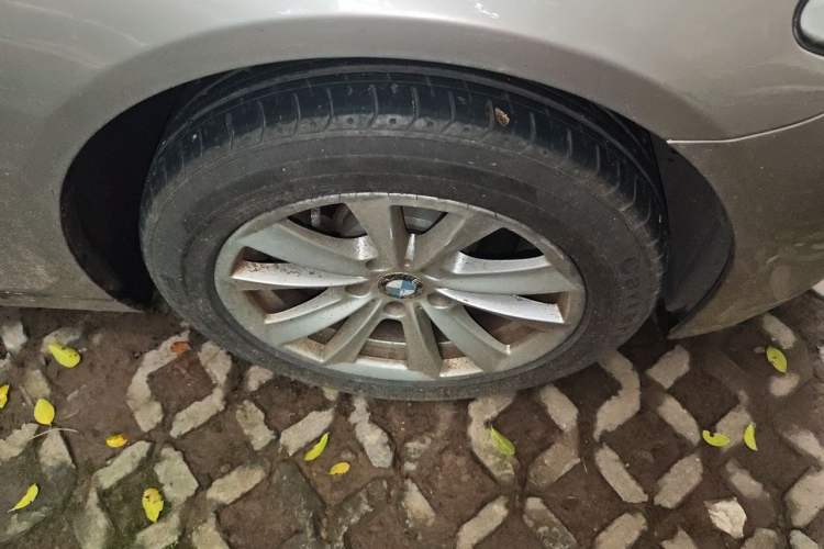 Used BMW 5 Series 2012 523Li Luxury Model Right Front Wheel Hub