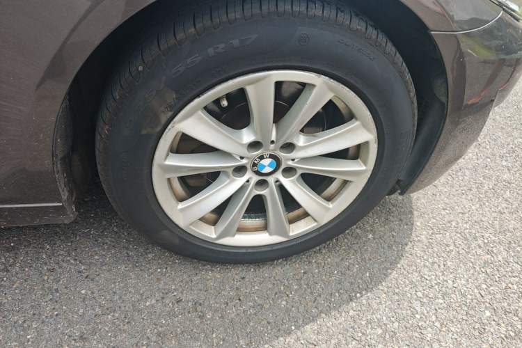 Used BMW 5 Series 2012 520Li Elegant Edition Right Front Wheel Hub