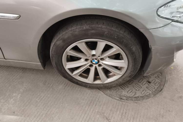 Used BMW 5 Series 2012 520Li Elegant Edition Right Front Wheel Hub
