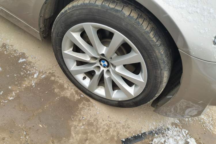 Used BMW 5 Series 2012 530Li Leading Model Right Front Wheel Hub