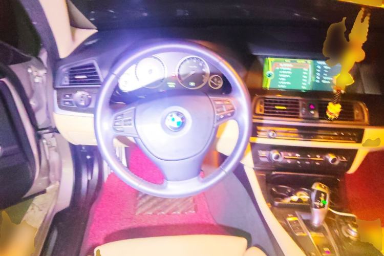 Used BMW 5 Series 2012 530Li Luxury Model Steering Wheel