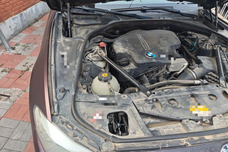 Used BMW 5 Series 2012 520i Elegant Edition Engine Bay Right