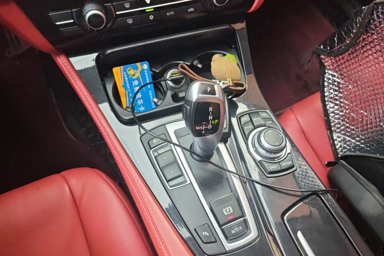 Used BMW 5 Series 2012 520i Elegant Edition Gear Lever