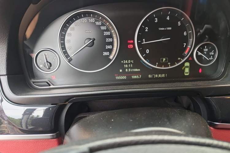 Used BMW 5 Series 2012 520i Elegant Edition Odometer Close Up