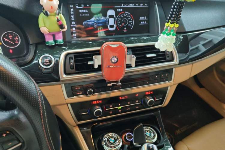 Used BMW 5 Series 2012 520Li Elegant Edition Audio And AC Panel