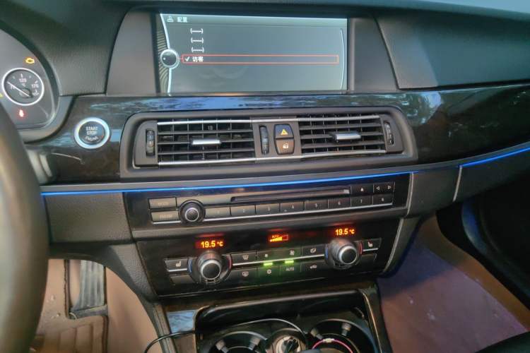 Used BMW 5 Series 2012 523Li Luxury Model Audio And AC Panel