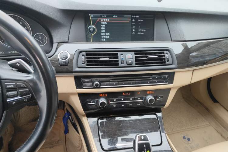 Used BMW 5 Series 2012 535Li Leading Model Audio And AC Panel