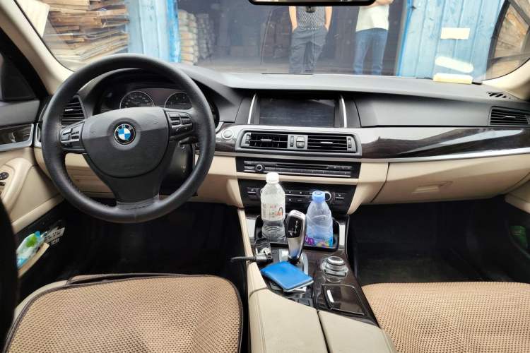Used BMW 5 Series 2012 523Li Luxury Model Center Console