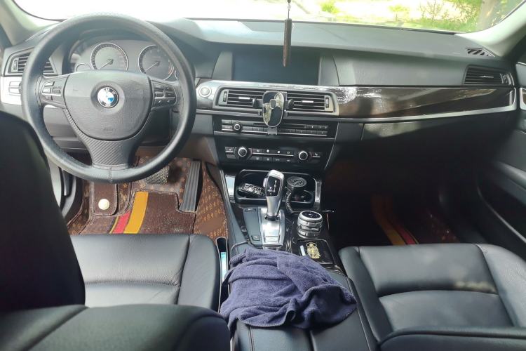 Used BMW 5 Series 2012 523Li Luxury Model Center Console