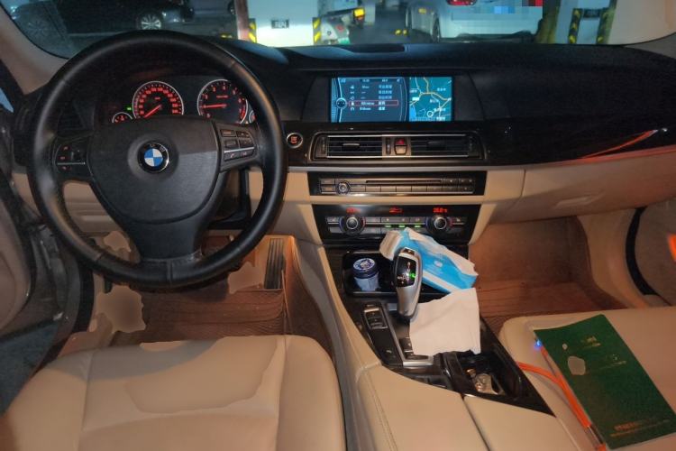 Used BMW 5 Series 2012 530Li Leading Model Center Console
