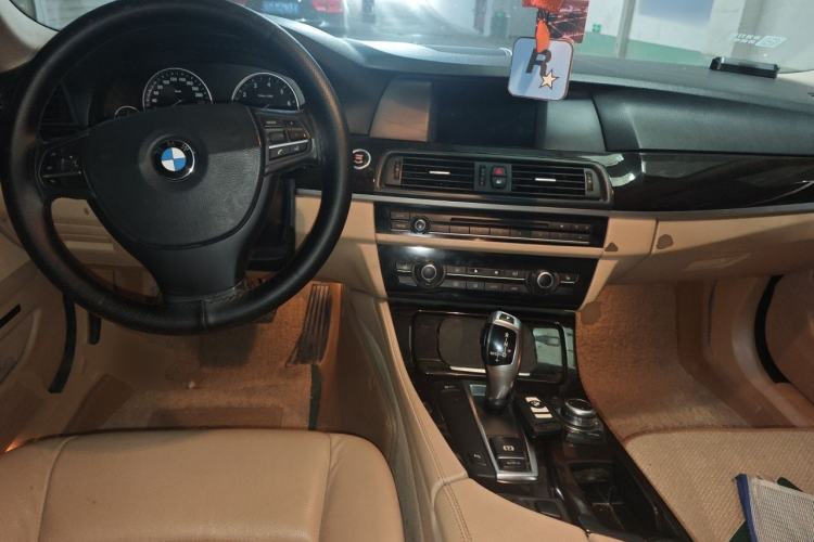 Used BMW 5 Series 2012 523Li Leading Model Center Console