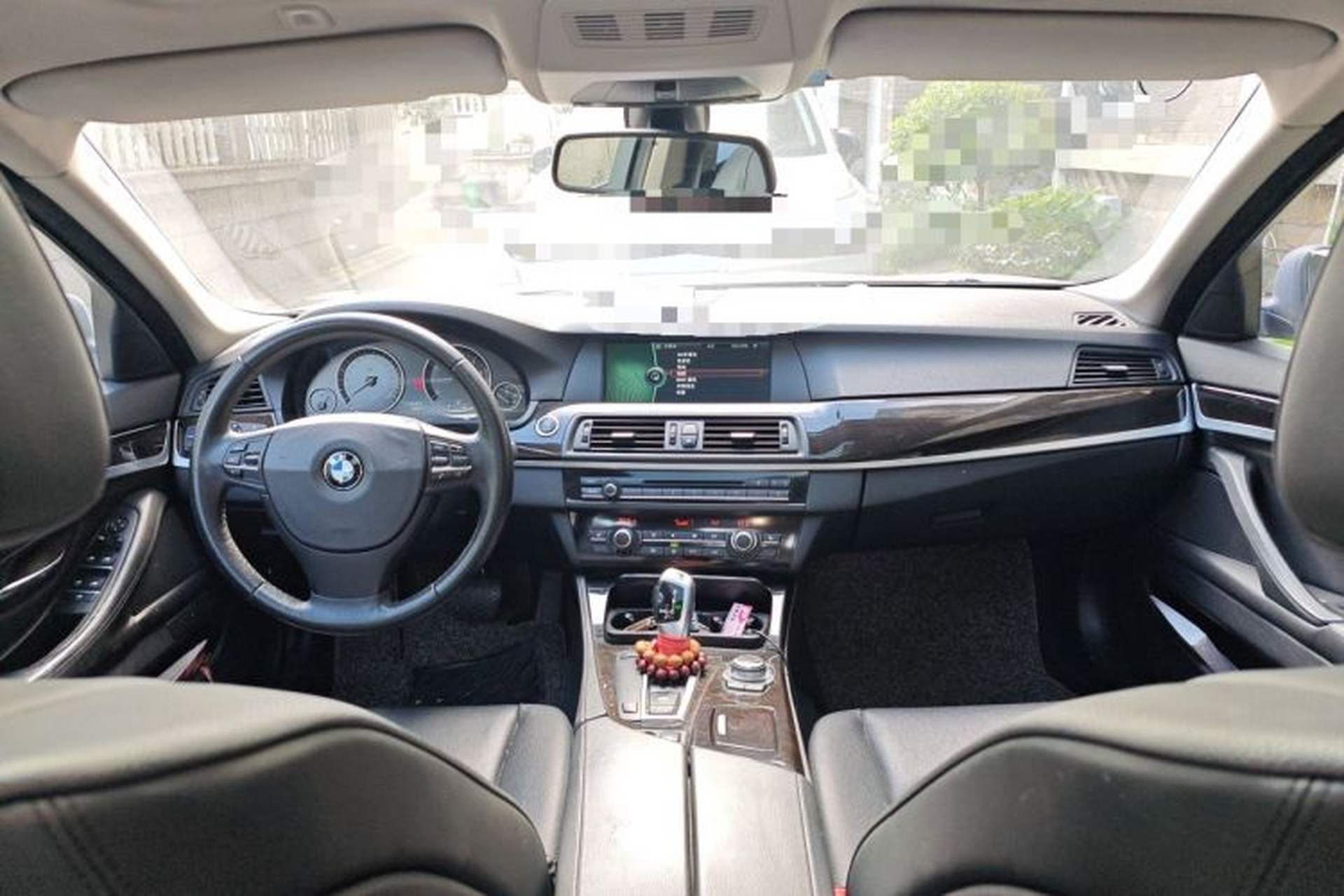 Used BMW 5 Series 2012 523Li Luxury Model Center Console