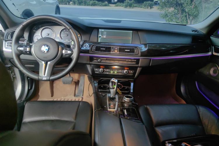 Used BMW 5 Series 2012 523Li Luxury Model Center Console