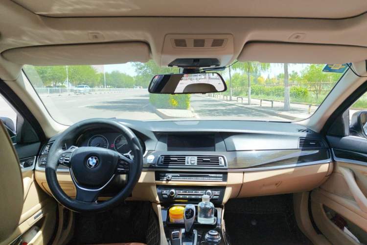 Used BMW 5 Series 2012 535Li Leading Model Center Console