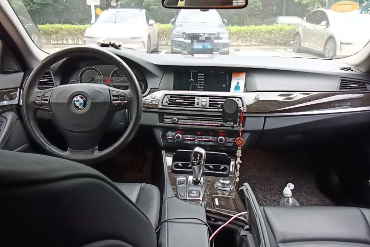 Used BMW 5 Series 2012 530Li Leading Model Center Console