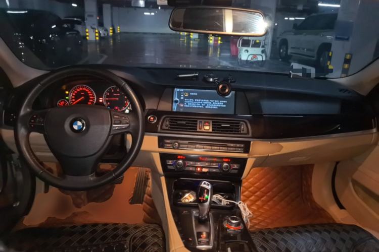 Used BMW 5 Series 2012 523Li Luxury Model Center Console