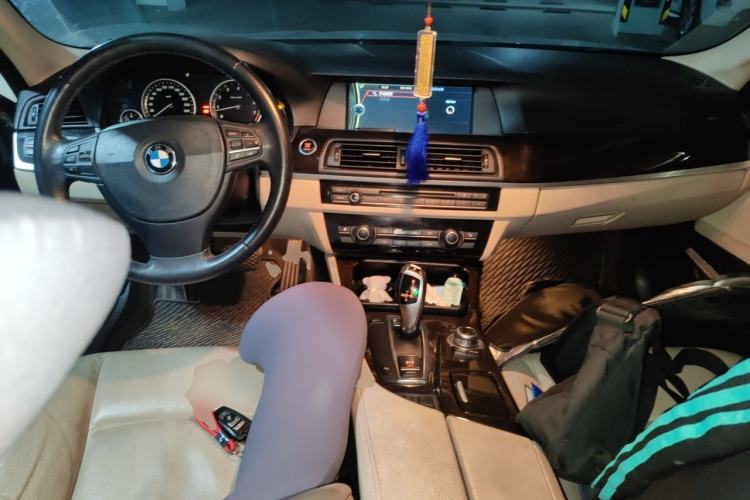 Used BMW 5 Series 2012 523Li Luxury Model Center Console