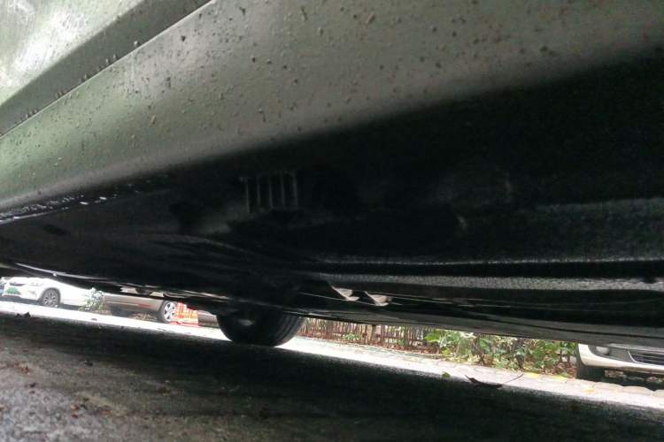 Used BMW 5 Series 2012 530i Sport Touring Chassis Front Right