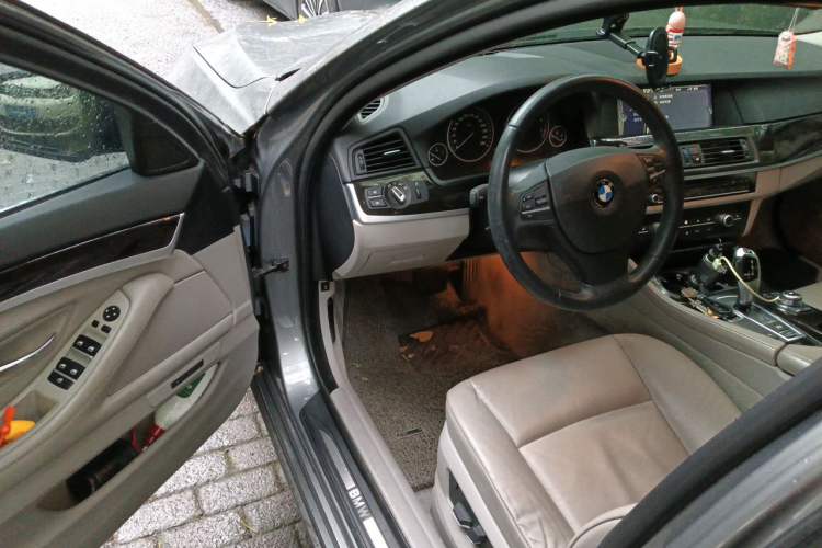 Used BMW 5 Series 2012 530i Sport Touring Driver Seat