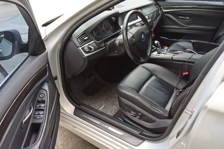 Used BMW 5 Series 2012 530Li Leading Model Driver Seat