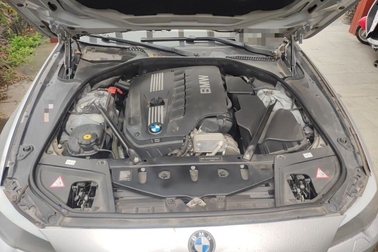 Used BMW 5 Series 2012 520Li Elegant Edition Engine Bay