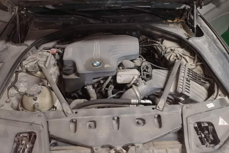 Used BMW 5 Series 2012 528i xDrive Luxury Edition Engine Bay