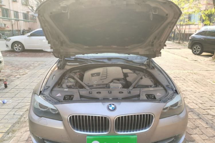 Used BMW 5 Series 2012 520Li Elegant Edition Engine Bay