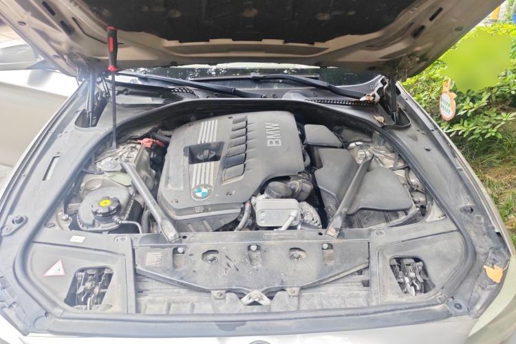 Used BMW 5 Series 2012 523Li Leading Model Engine Bay
